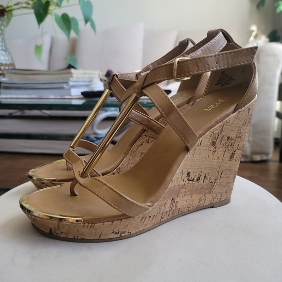 Women's Platform Wedges Strap Sandals In Tan / Nude Color Size 7 1/2 - Picture 8 of 15